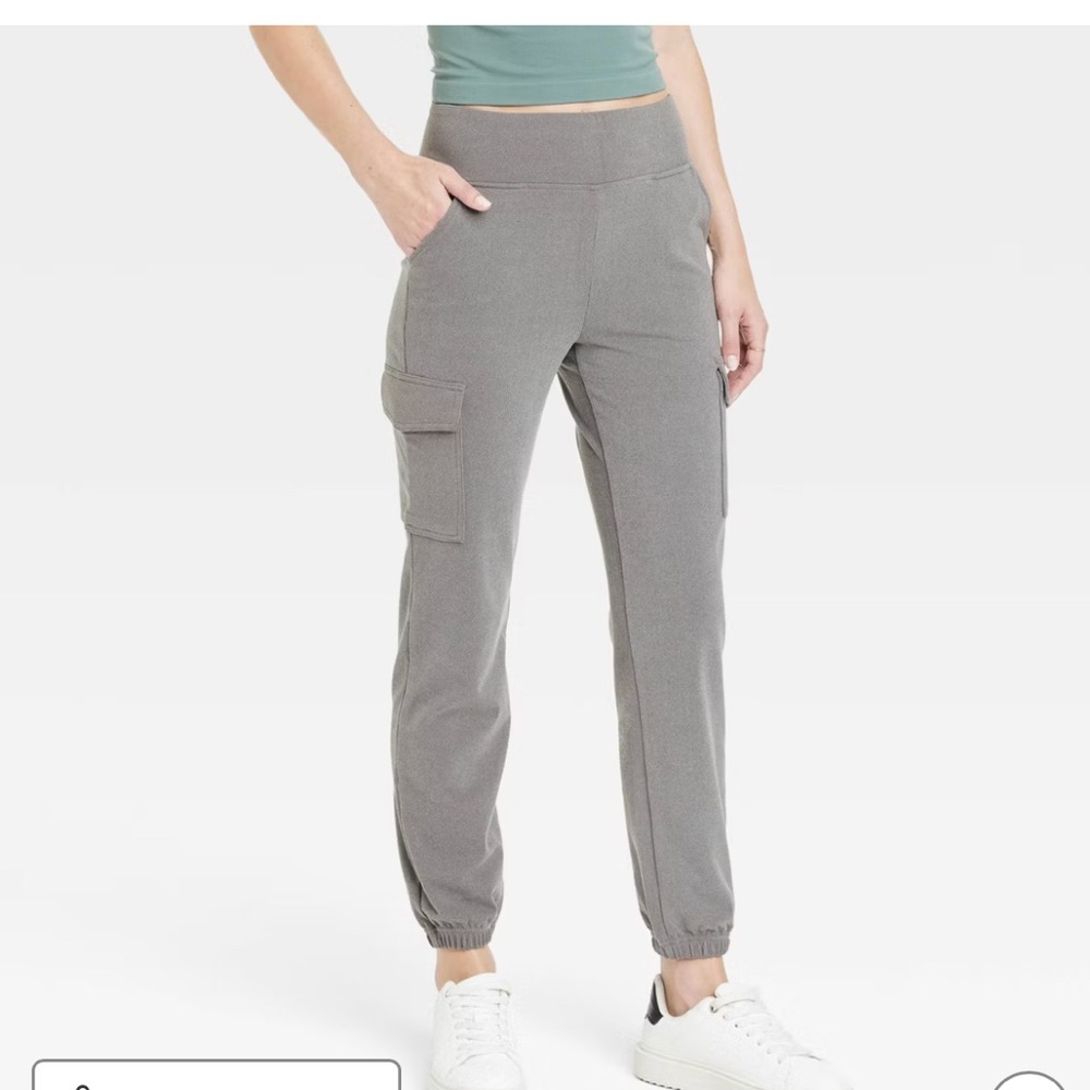 Women's Relaxed Fit Super Soft Cargo Joggers